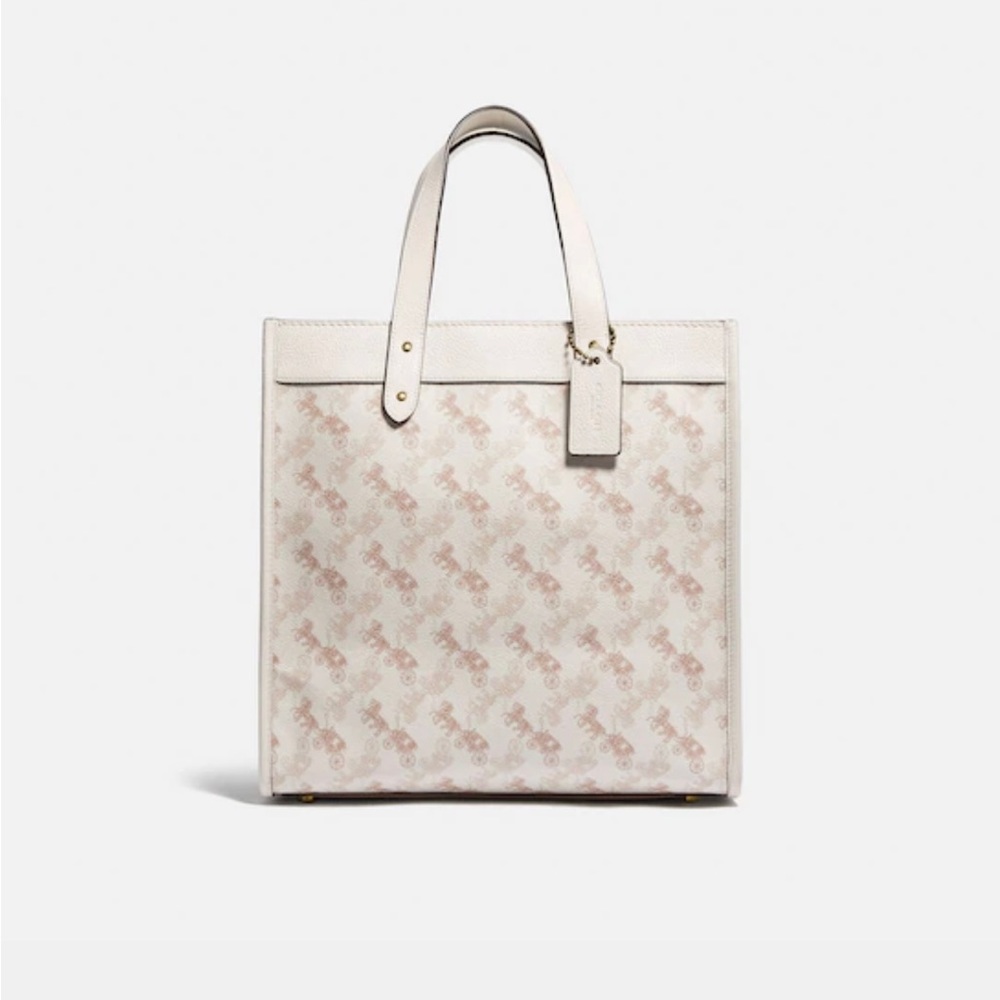 Field Tote With Horse And Carriage Print